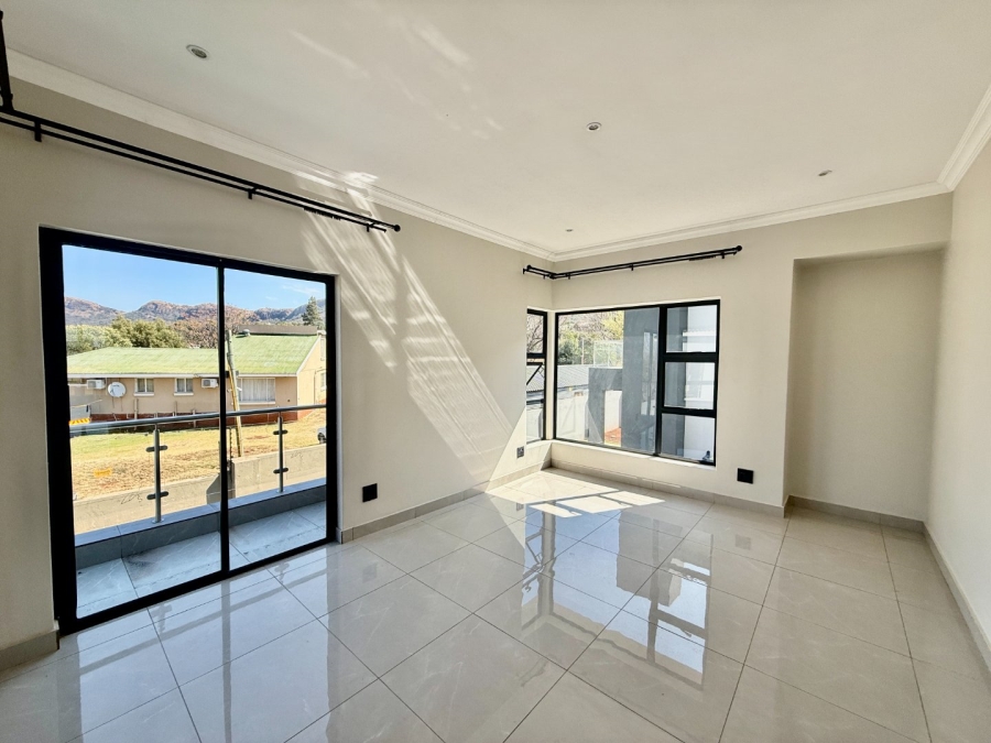 To Let 4 Bedroom Property for Rent in Melodie North West
